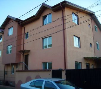Imagini exterior (clădire şi grădină)